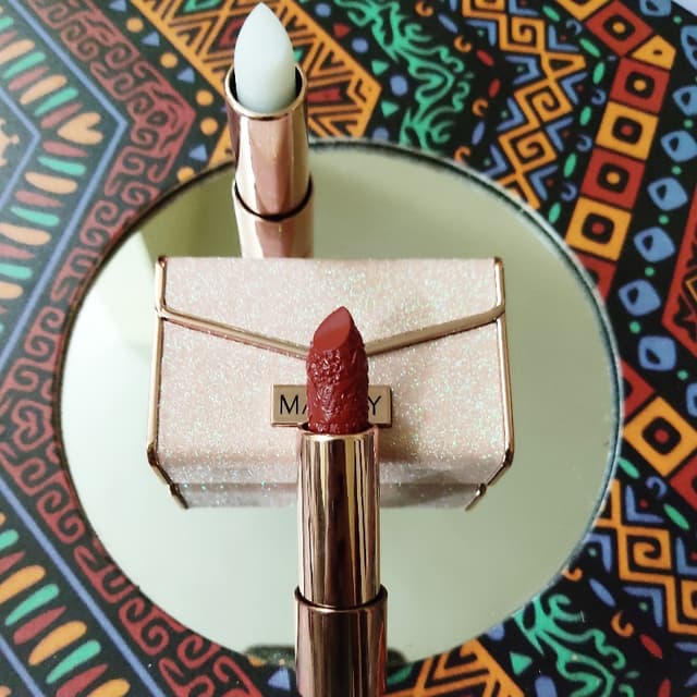 Pack of 2 Lipstick with Beautiful Glittery Bag Packing